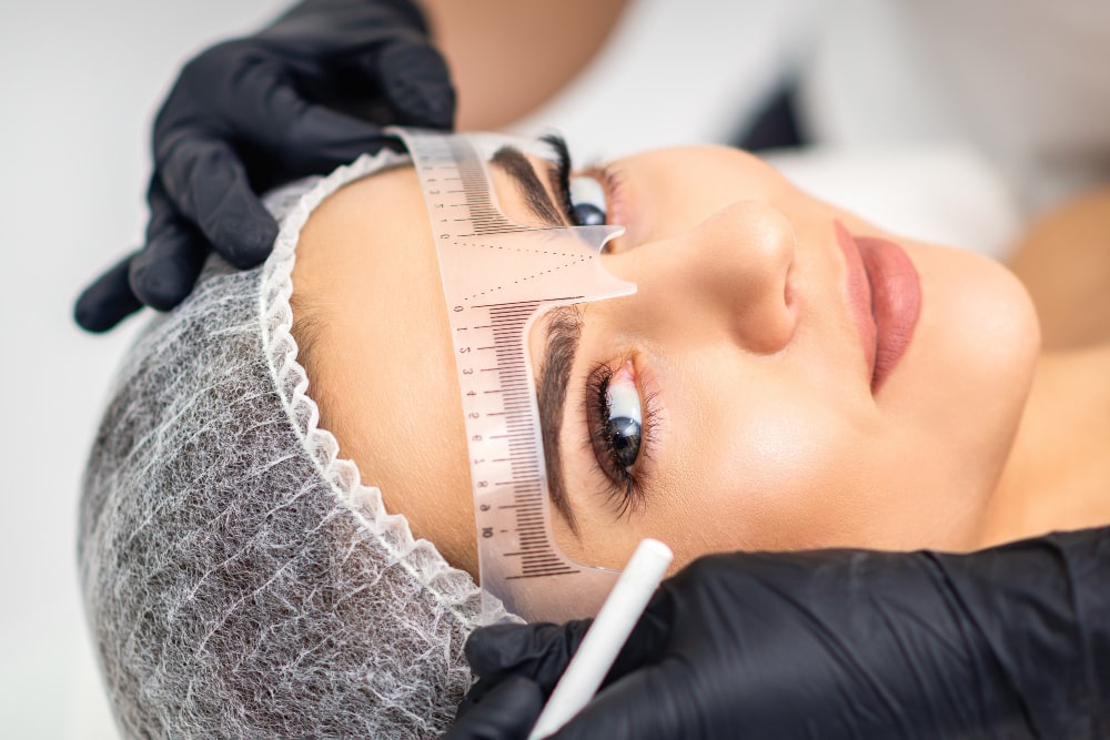 Eyebrow transplantation with FUE technique in Antalya Turkey